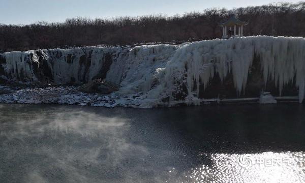 吊水楼冰瀑布 大自然的神奇造物