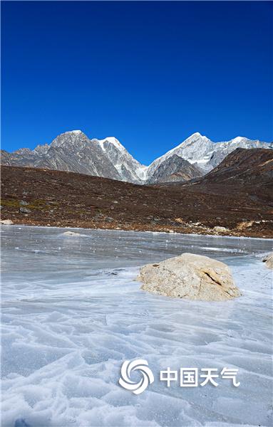 冬日盛景 四川贡嘎山雅家梗朝阳与落日