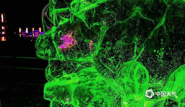 哈尔滨兆麟公园梦幻般的冰雕艺术世界