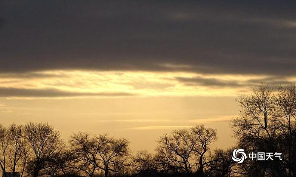 哈尔滨太阳岛金色晚霞美如画卷