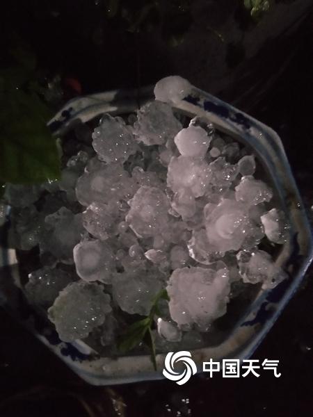 广西来宾冰雹“闹”元宵