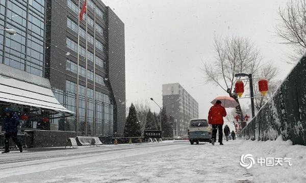 北京漫天雪花飞 道路湿滑阻交通-图片频道-中国天气网