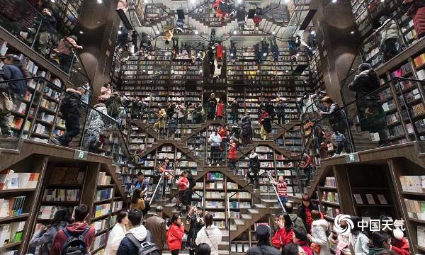 重庆3D魔幻书店成取暖新宠