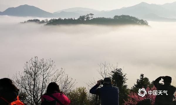 安徽歙县坡山村云海美景宛如仙境