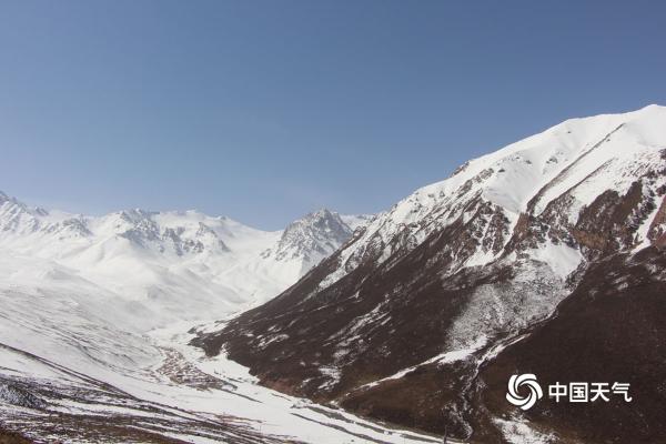 甘肃气象人深入祁连山腹地考察冰川变化