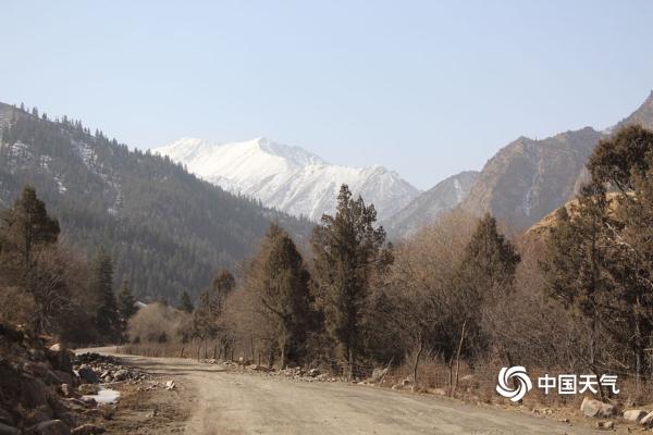 甘肃气象人深入祁连山腹地考察冰川变化