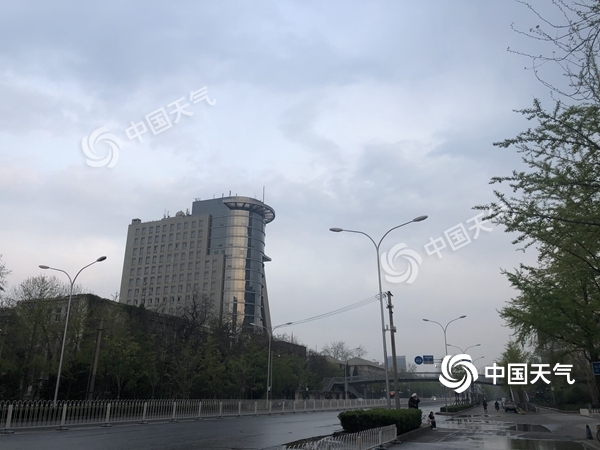 今晨北京降雨体感湿冷 未来几天气温小幅回升