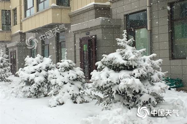 内蒙古多地降暴雪 局地气温狂跌21℃！