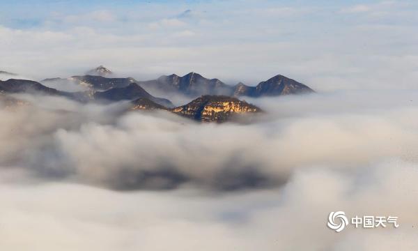 河北白石山再现云海 景色壮观