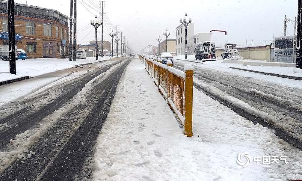 六月真的能下雪！青海曲麻莱鹅毛大雪出行难