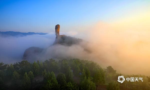 罕见！河北承德棒槌山现佛光奇景