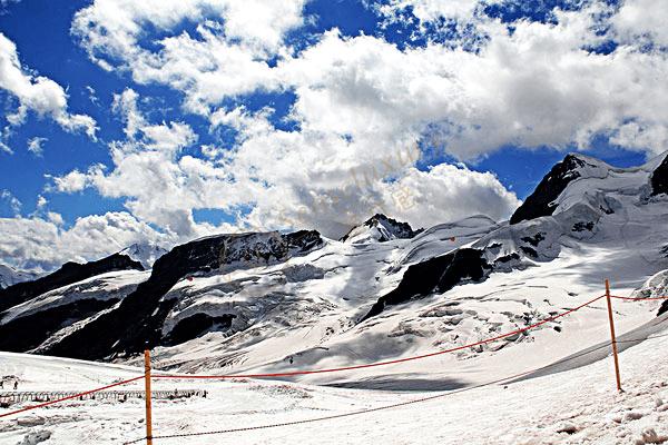 去最幸福的国度瑞士滑雪游玩，定能收获满满