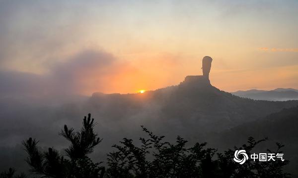 罕见！河北承德棒槌山现佛光奇景