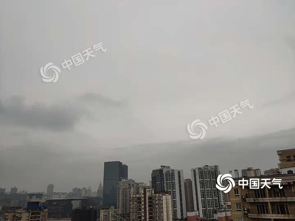 重庆高海拔山区迎立冬来首场降雪 今起天气转好气温回升