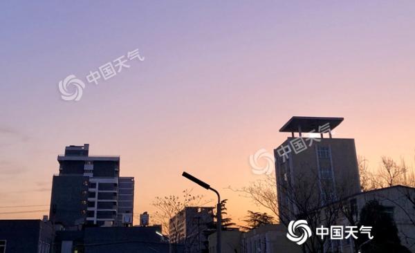 今天北京继续晴冷 明起天气转阴周日有大风