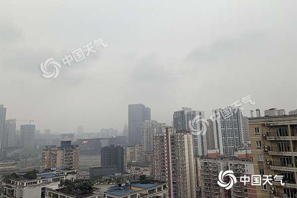 重庆大范围阴雨持续 气温低迷最低温降至冰点之下