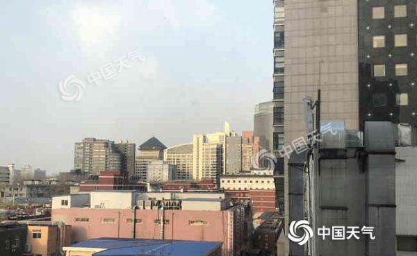 北京昼夜温差达15℃以上 天气干燥需防花粉过敏