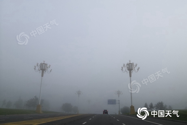 今后三天全国大范围降雨降温 入秋进程继续南压