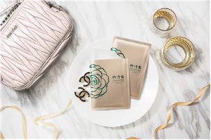 林清轩深谙女性护肤需求，打造山茶花修复品牌