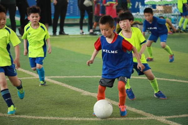 金诚集团少儿足球俱乐部，助力孩子成就足球梦