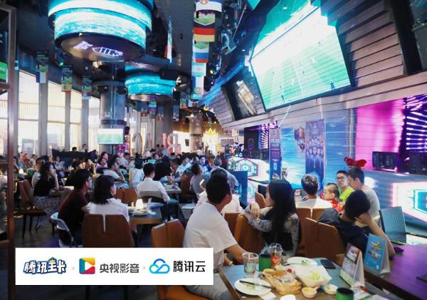 腾讯王卡看球地铁专列深圳发车，“下一站，世界杯”！