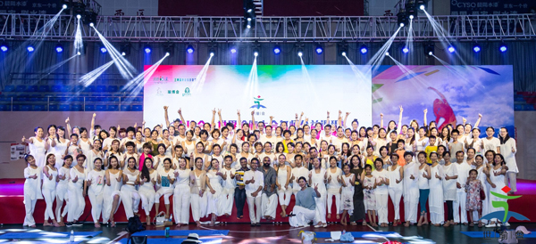 世瑜会副秘书长王瑞源在2018 世瑜会·世界瑜伽大赛精彩致辞