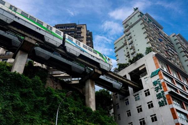 暑期哪里旅游？到重庆洪崖洞奥陶纪等景区打卡