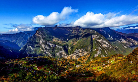 中旅风景·巴山大峡谷景区筹开增势赋能