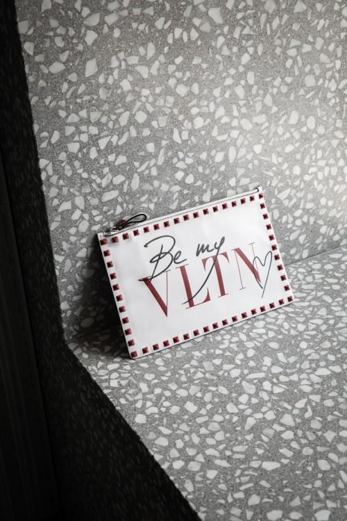 七夕情人节Valentino推出Be My VLTN系列，全球限时首发