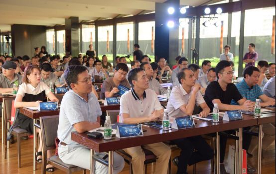 第二届光谷国际人工智能产业发展论坛盛大举行！