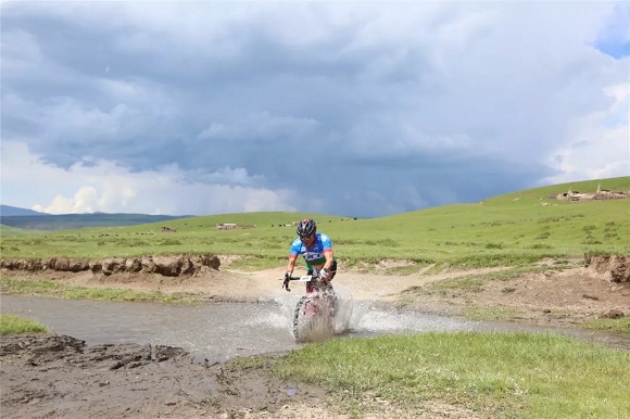 Gravel Bike出战UCC甘南藏地传奇自行车赛