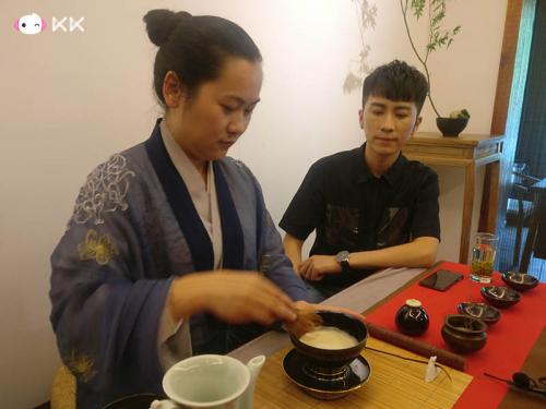 《匠人与匠心》弘扬中国茶道文化 点茶之法了解一下