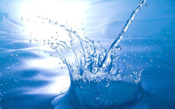 极致水源地造就中脉冷泉极致养生饮用水