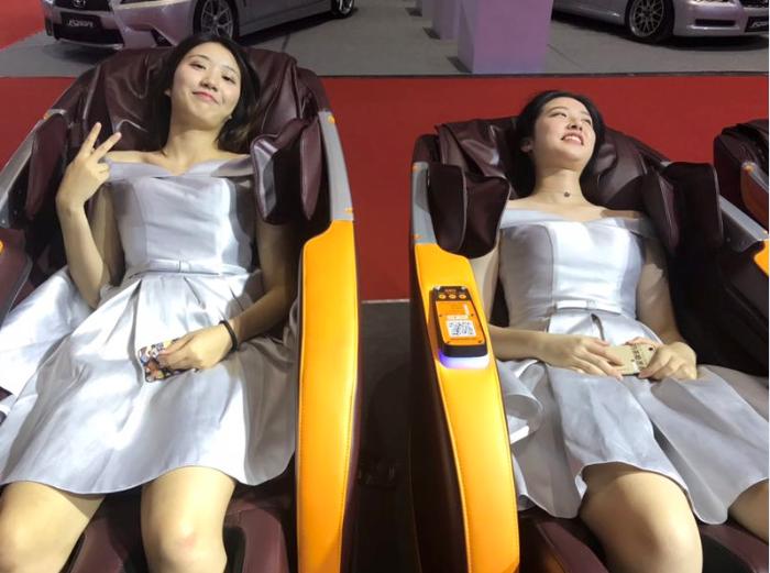 乐摩吧车载共享按摩垫首度亮相2018中国汽车文化嘉年华