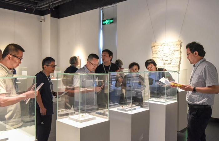 首届全国工艺美术作品展即将在上海开幕