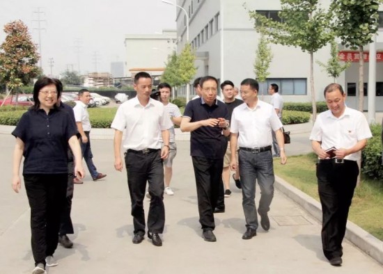浙江省委常委、常务副省长冯飞到三思调研工业经济与质量发展