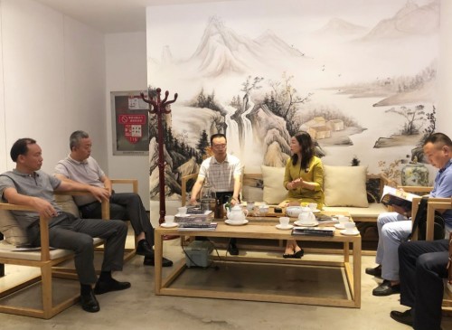 贵州省开阳县领导一行参访前海创客企业家俱乐部