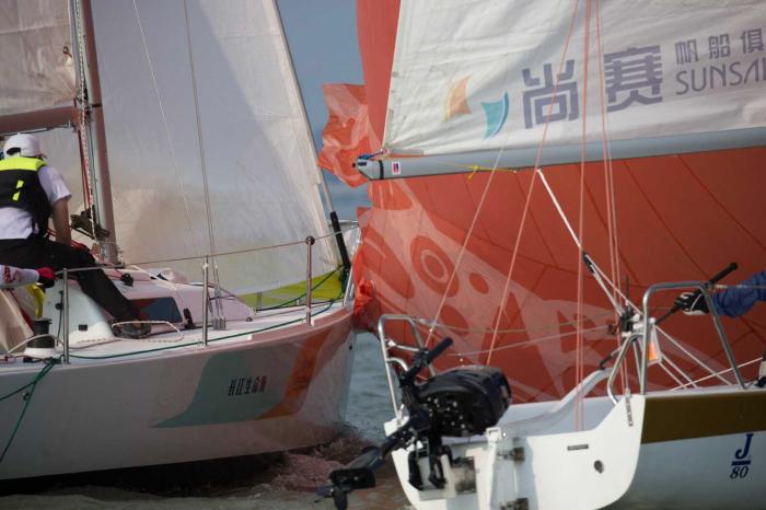 第七届全国商学院帆船赛 复旦大学EMBA来伊份帆船队斩获冠军