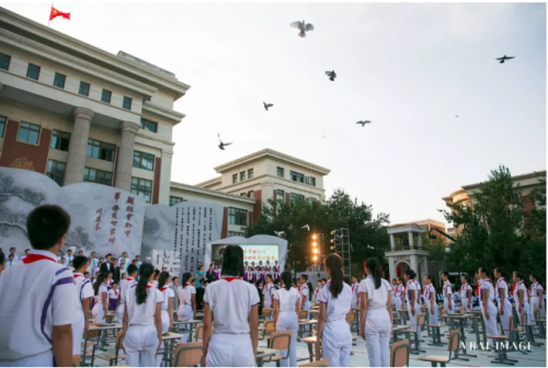 德丰利达助力《相会中华腾飞时·传世经典颂恩来》诗歌咏诵汇在爱奇艺和腾讯开播