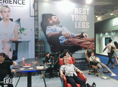 迪瑞克斯DXRacer多款电竞椅亮相摩登上海时尚家居展