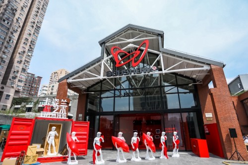 中国首个“芯”艺术口红博物馆开馆，时尚美妆“芯”篇章即将开启