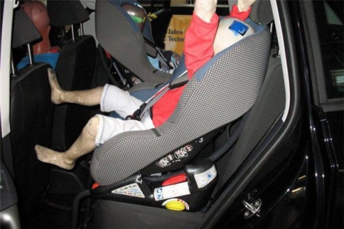 堪忧！儿童安全座椅20品牌仅1个双优！C-NCAP碰撞测试新鲜出炉！