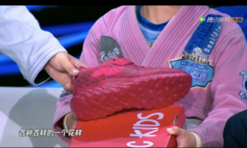 “孩子生日送什么？ABC KIDS生日小红鞋”：一出精妙的营销大戏！