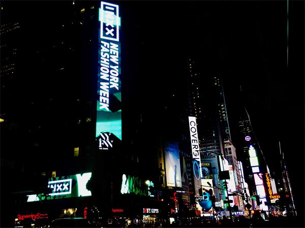 INXX再临纽约时装周 强势登陆时代广场