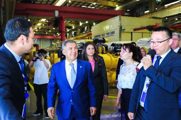 俄鞑靼斯坦共和国总统在海尔中央空调互联工厂的40分钟