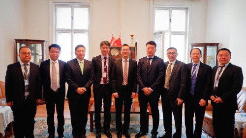 华阳经贸集团杨阳出席第三届城市绿色经济发展大会