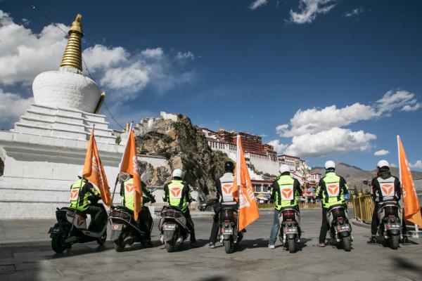 雅迪电动车成功挑战川藏线，刷新行业第一高度