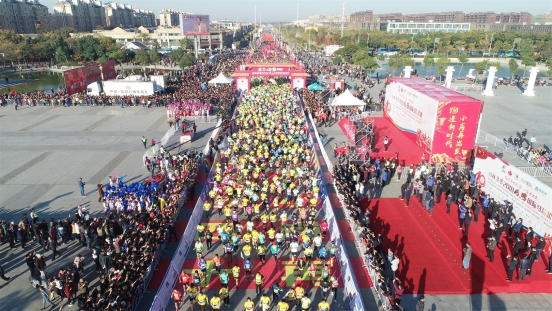 珍珠集团2018凤阳国际马拉松赛活力开跑  跑进新时代，小岗再出发
