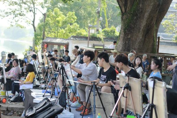 艺术氛围浓厚，杭州国艺兄弟画室联考再创辉煌