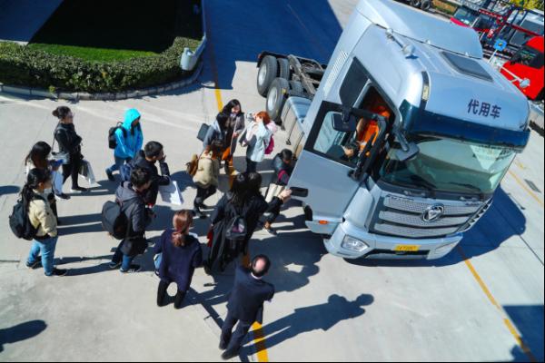 全国货运驾驶员技能竞赛总决赛闭幕 欧曼EST超级卡车获赛事组委会一致认可
